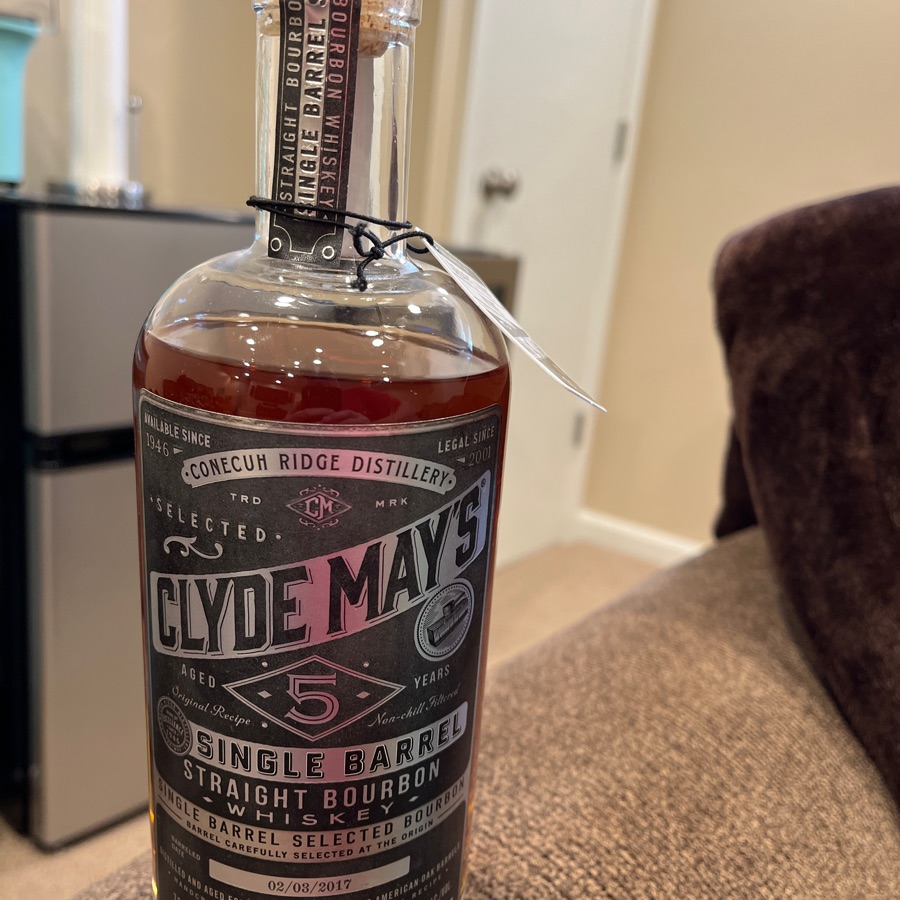 Clyde May's Single Barrel 5 Years Bourbon ( Grape vine wine)
