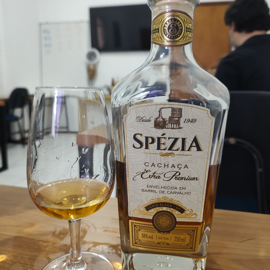 CACHAÇA SPEZIA EXTRA PREMIUM ENVELHECIDA EM CARVALHO