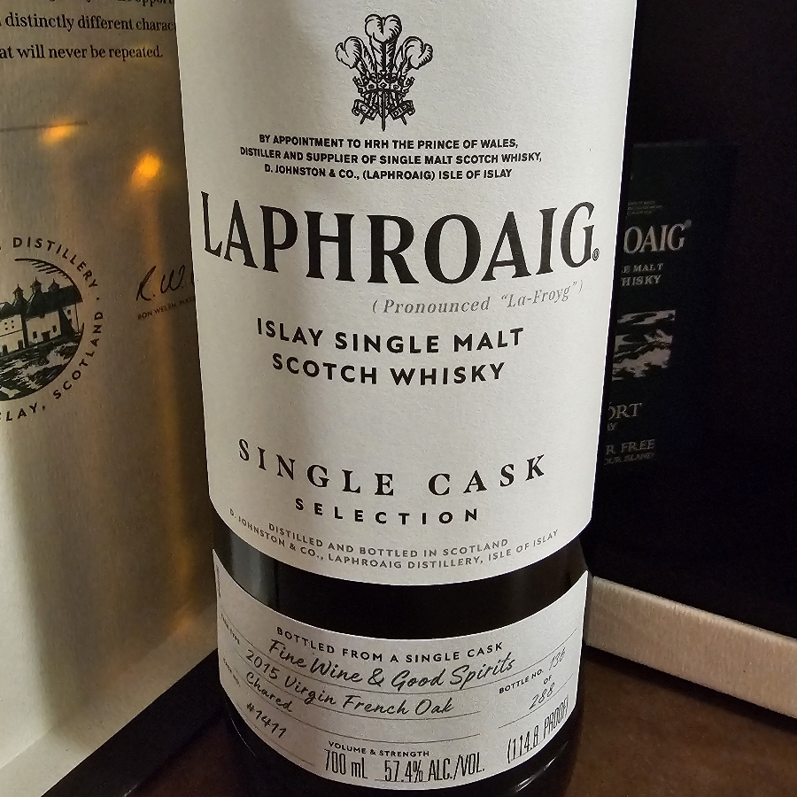 Laphroaig Single Cask (Fine Wine & Good Spirts)