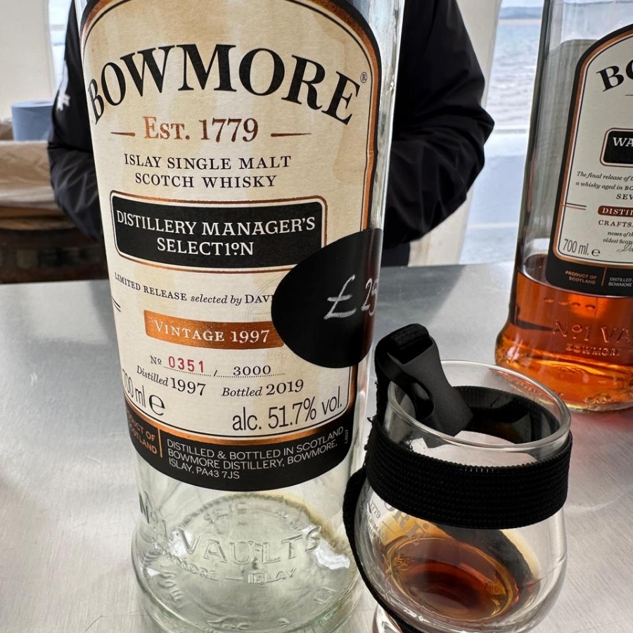 Bowmore Distillery Manager's Selection vintage 1997
