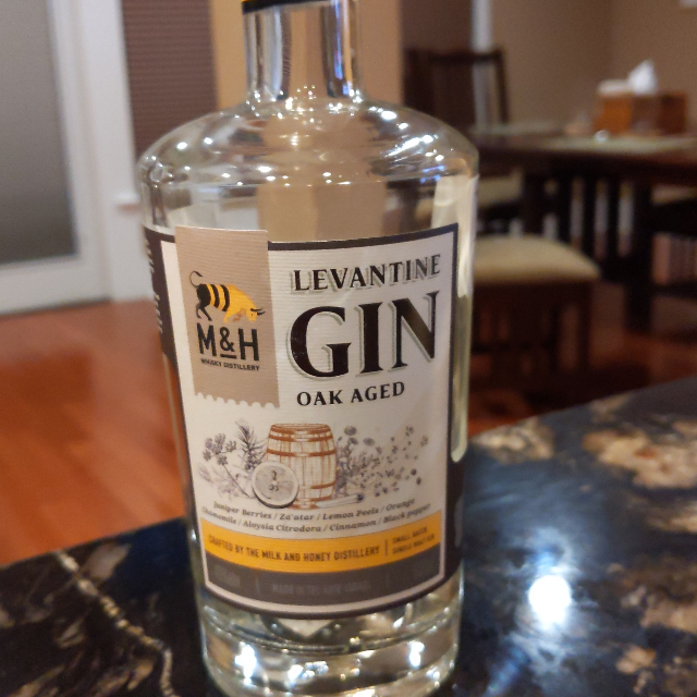 Levante oak aged gin