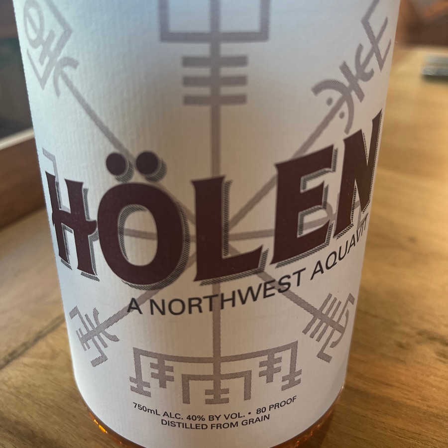Pilot House: Hölen A Northwest Aquavit
