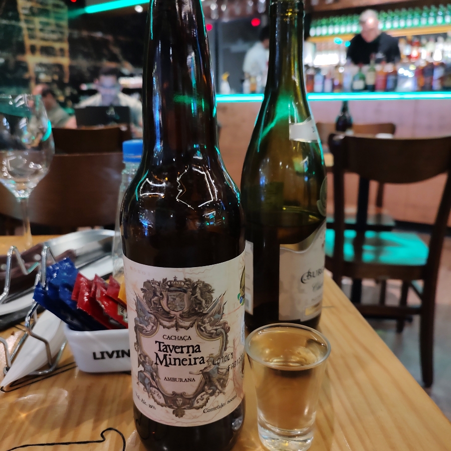 CACHAÇA TAVERNA MINEIRA AMBURANA