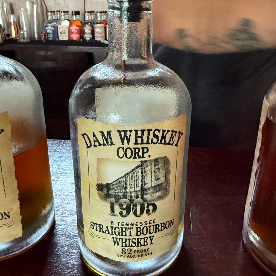 Dam Whiskey Corp. 1905 Straight Bourbon Whiskey 82 proof