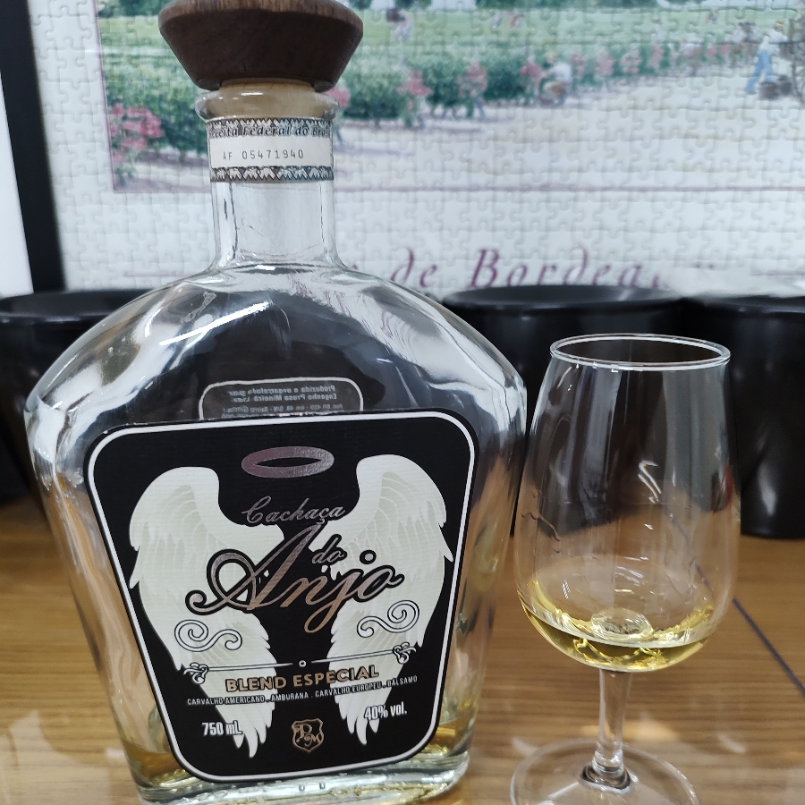Cachaça do Anjo Reserva Especial