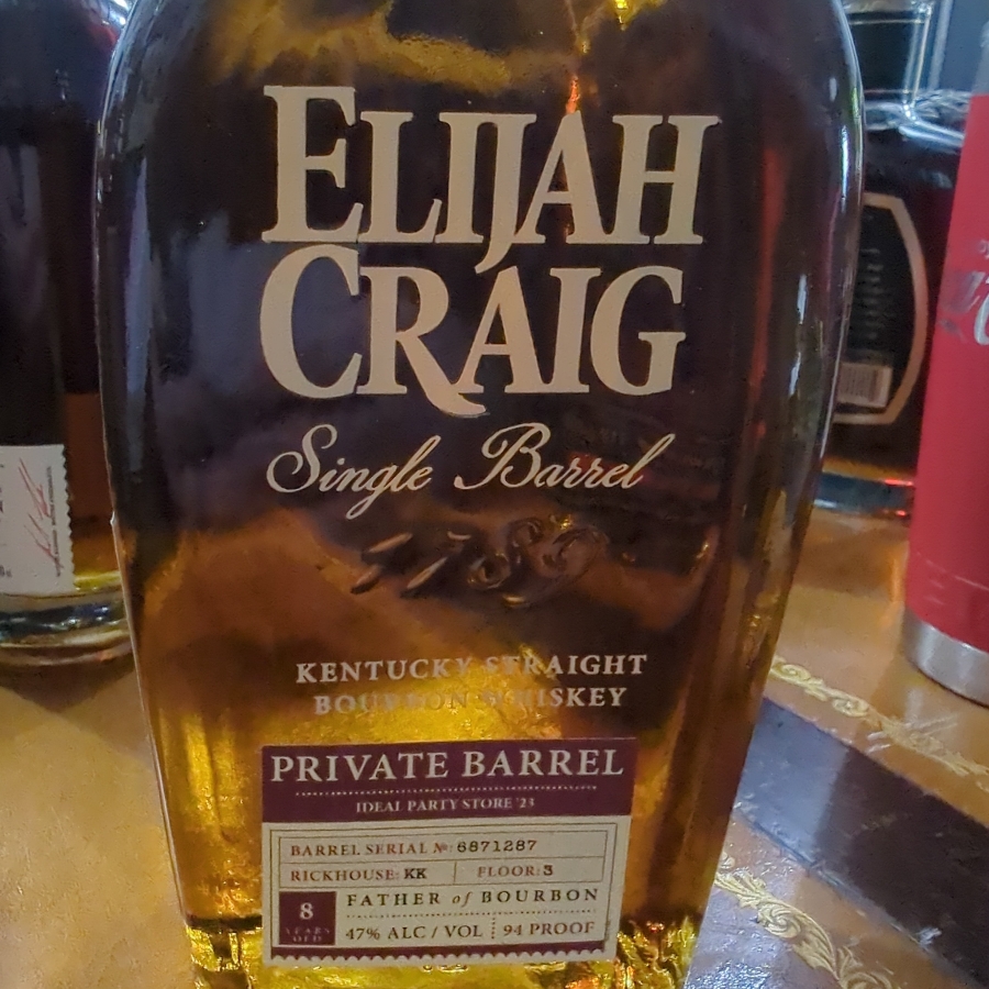 Elijah Craig Single Barrel Kentucky Straight Bourbon Whiskey Private Barrel Ideal Party Store #23 Serial #6871287