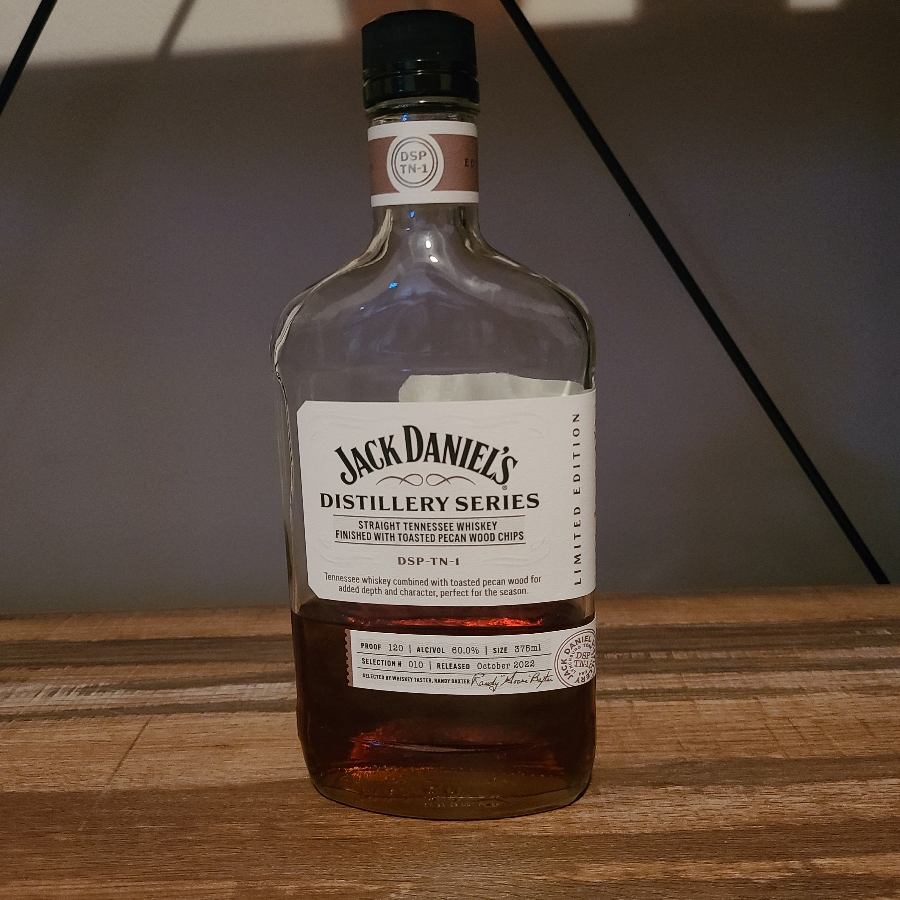 Jack Daniel's Distillery Series Finished with Pecan Wood Chips