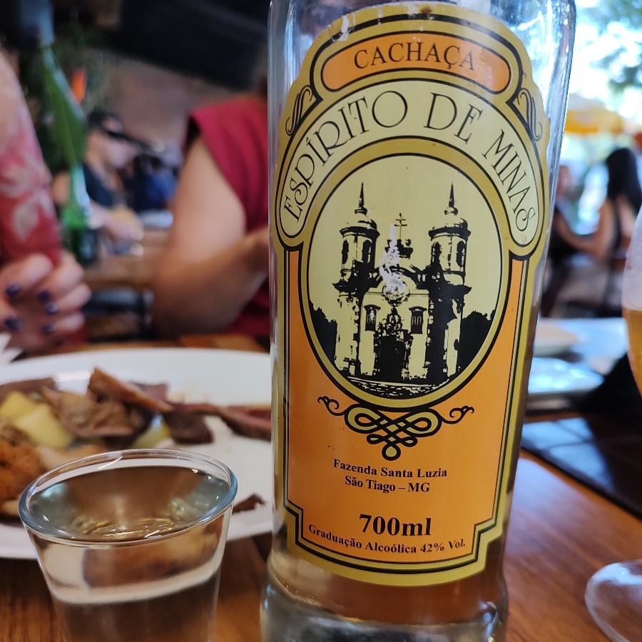 CACHAÇA ESPÍRITO DE MINAS TRADICIONAL OURO CARVALHO