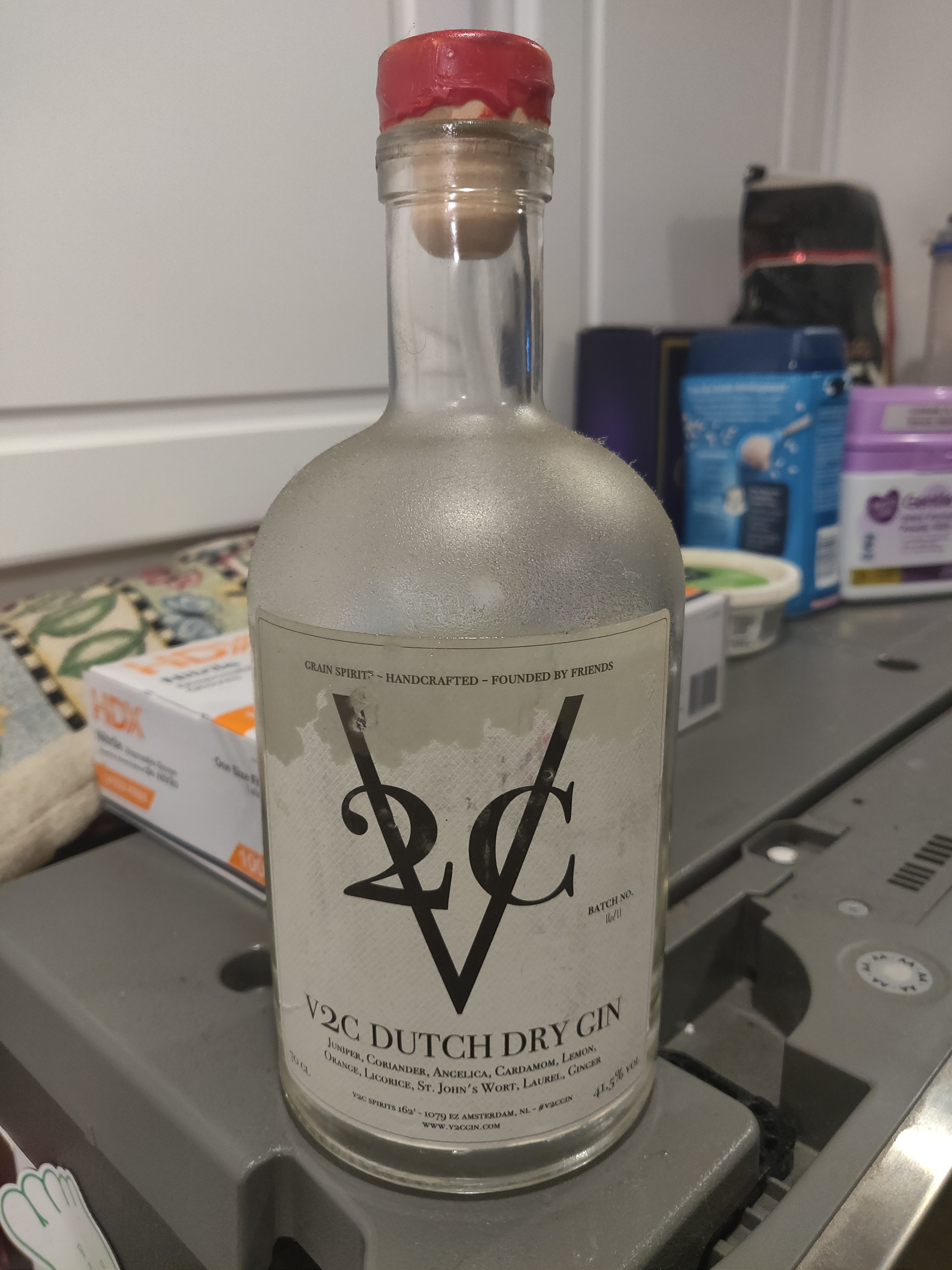 V2C Dutch dry gin