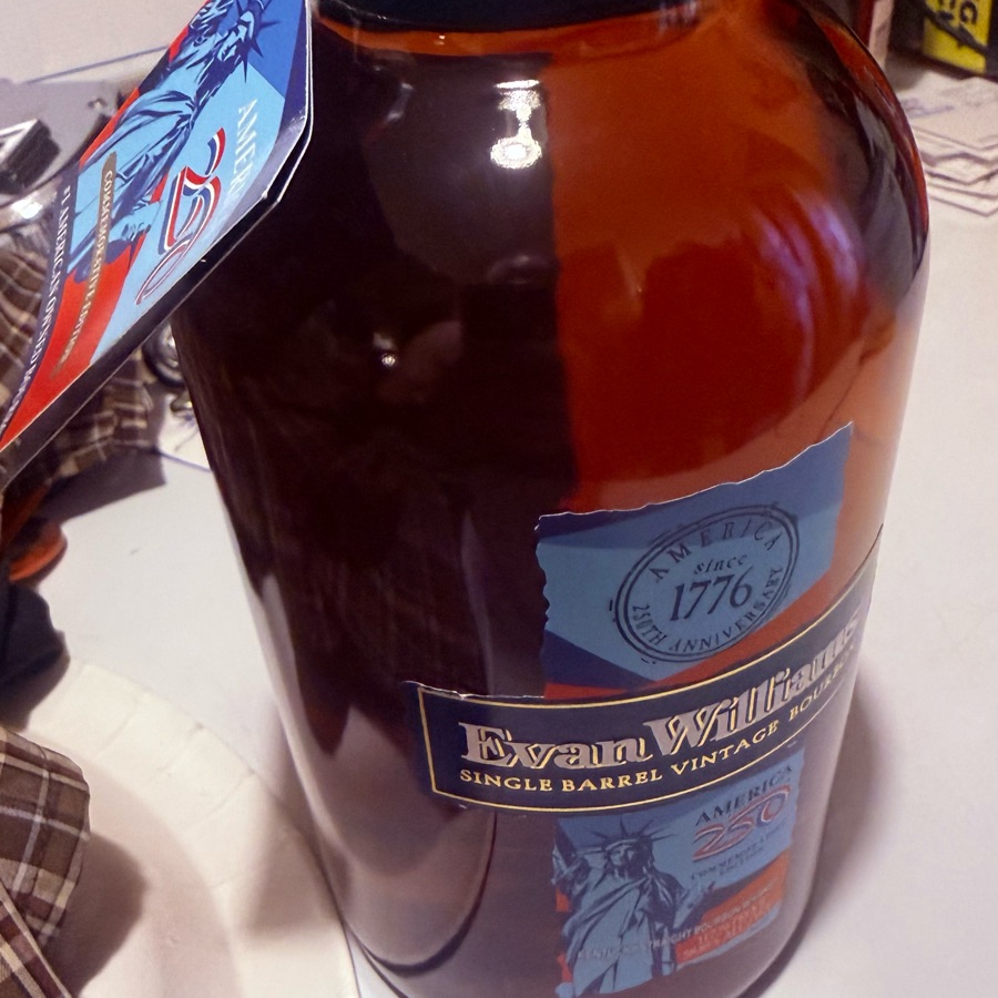 Evan Williams Single Barrel Vintage Bourbon America 250 Commemorative Edition - Barrel #213 (117.76 Proof)
