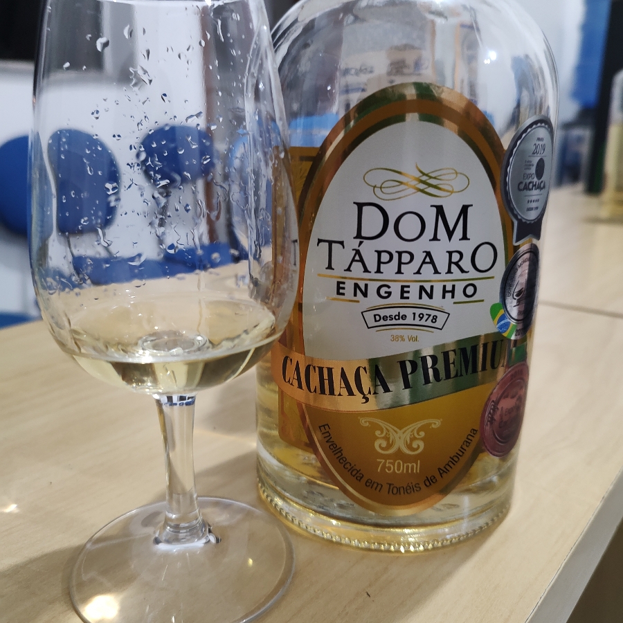 Cachaça Dom Tápparo Premium Amburana