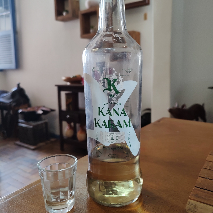 Cachaça Kana Karam Jequitibá