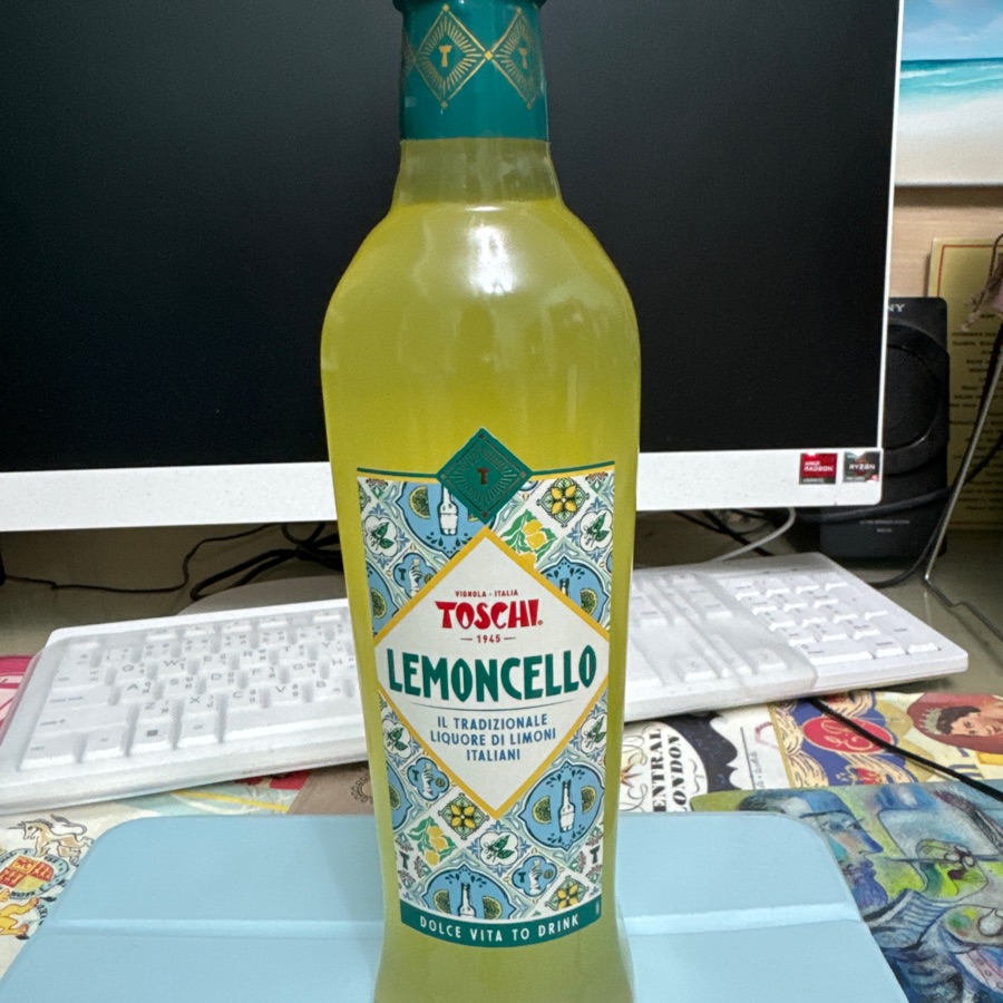 Tosqui Lemoncello