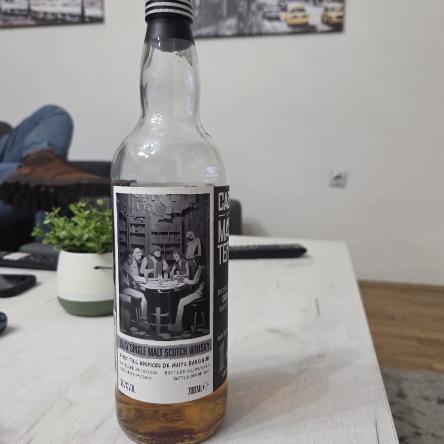 Caskmasters islay single malt scotch whisky distilled at Caol ila matured 14 years