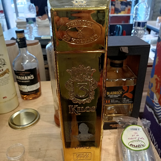 3 kiloes - gold