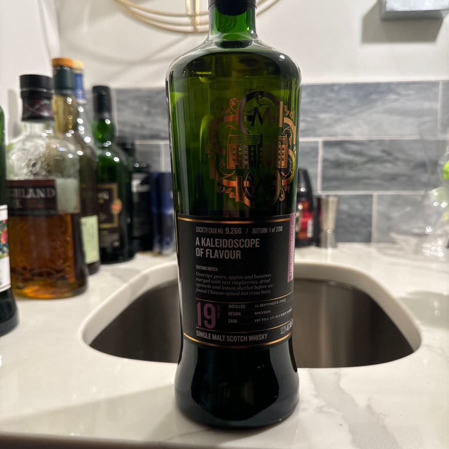 SMWS 9.266 A Kaleidoscope of Flavour