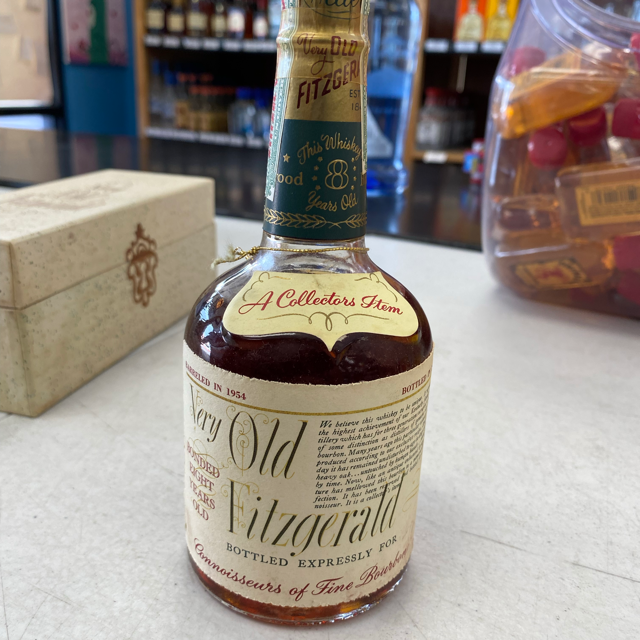 Very Old Fitzgerald 8 years Old Bottled in 1962
