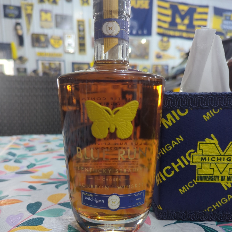 Blue Run Kentucky Straight Bourbon Whiskey Chosen - Curated by Michigan