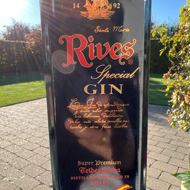 Rives Special Gin
