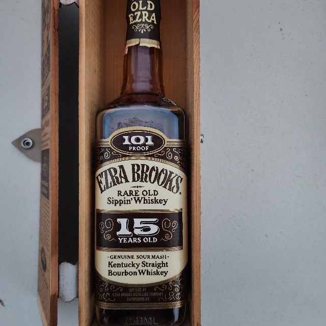 Ezra Brooks Rare Old Sippin' Whiskey, 15 year old
