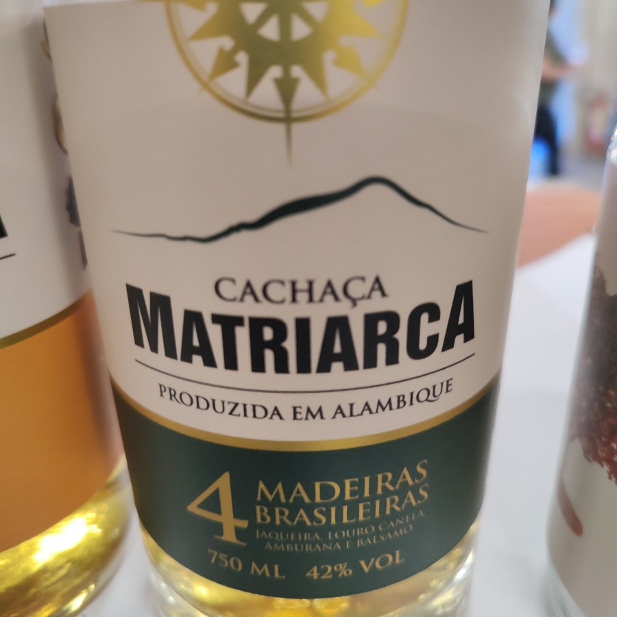 CACHAÇA MATRIARCA 4 MADEIRAS BRASILEIRAS