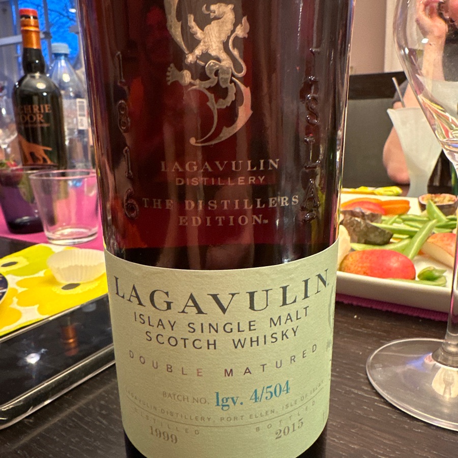 Lagavulin The Distiller's Edition (Distilled 1999, bottled 2015)