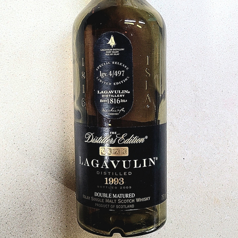 Lagavulin Distillers Edition double matured distilled 1993 bottled 2009