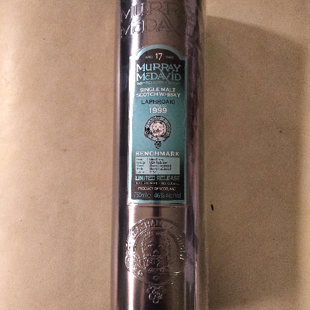 Laphroaig 1999 17 Year Benchmark (Murray McDavid)