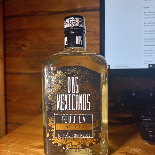 Dos Mexicanos Gold Tequila