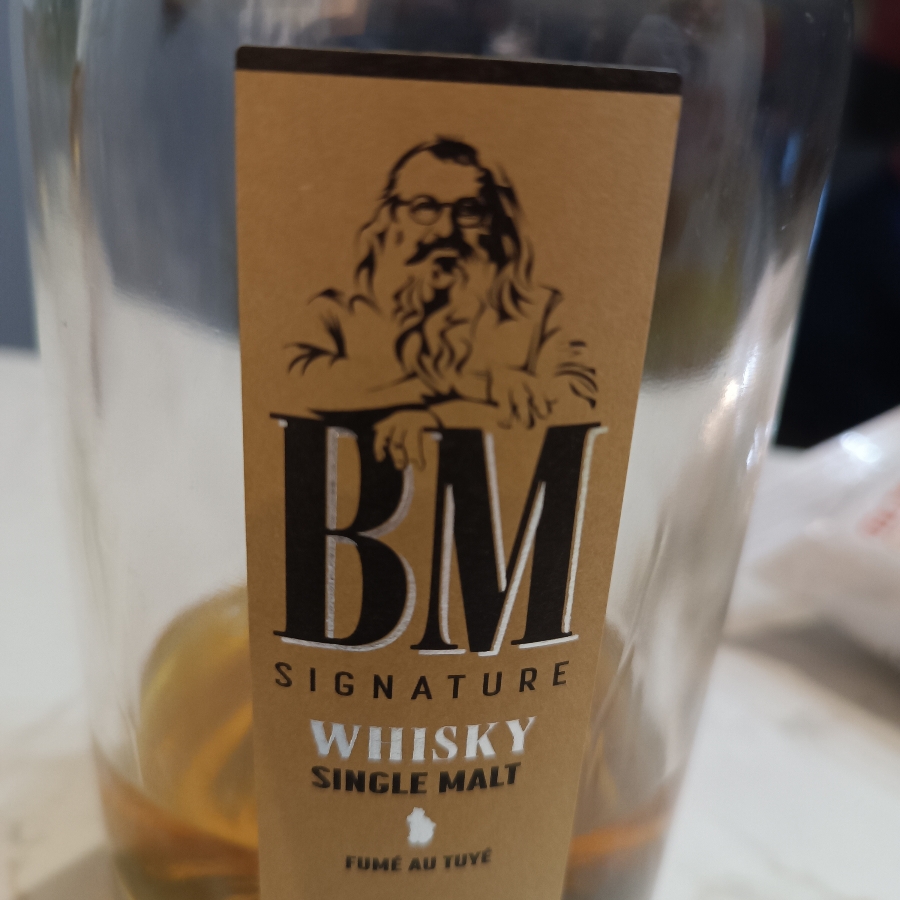 BM signature fumé au tuyé