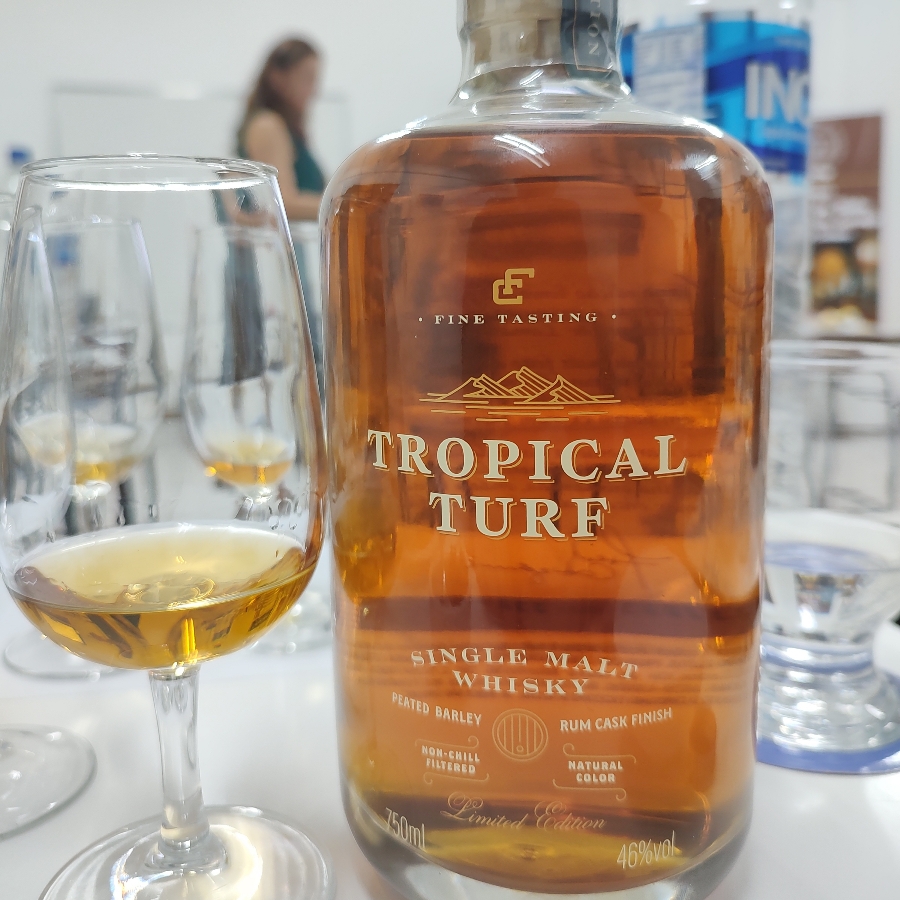 TROPICAL TURF SINGLE MALT EDIÇÃO LIMITADA