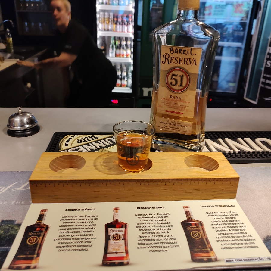 CACHAÇA 51 RARA ENVELHECIDA EXTRA PREMIUM