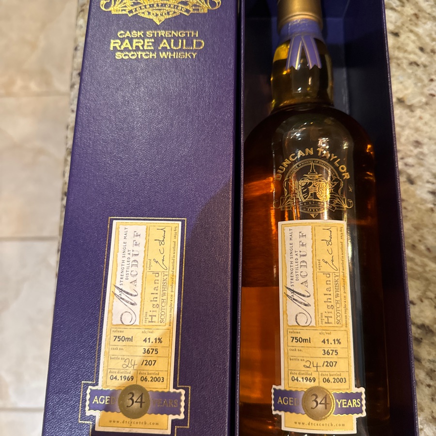 Duncan Taylor Cask Strength Rare Auld - MacDuff Distillery