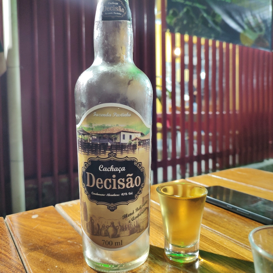 CACHAÇA DECISÃO OURO BLEND BÁLSAMO E AMBURANA