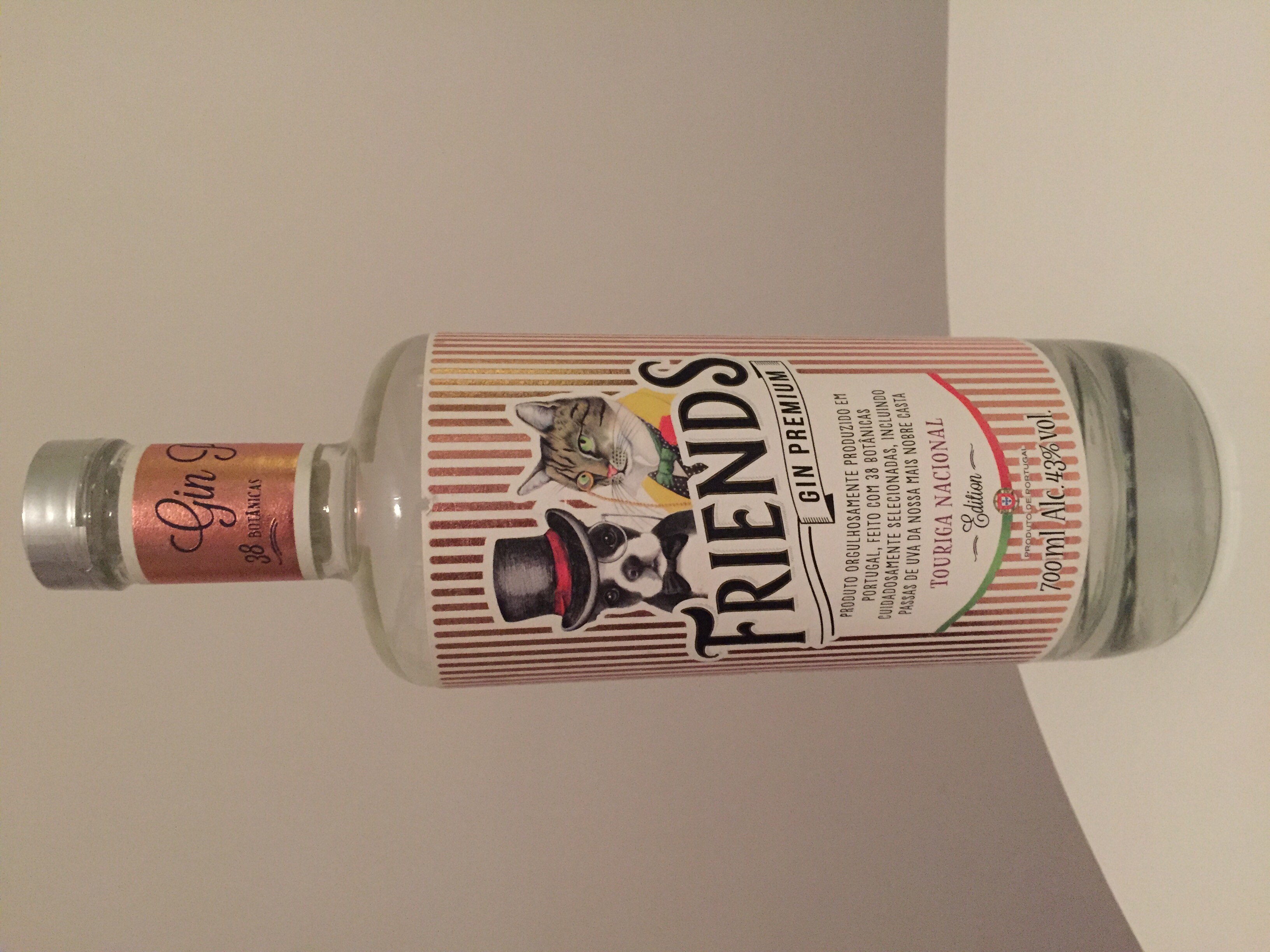 Friends Gin Premium Touriga Nacional Edition