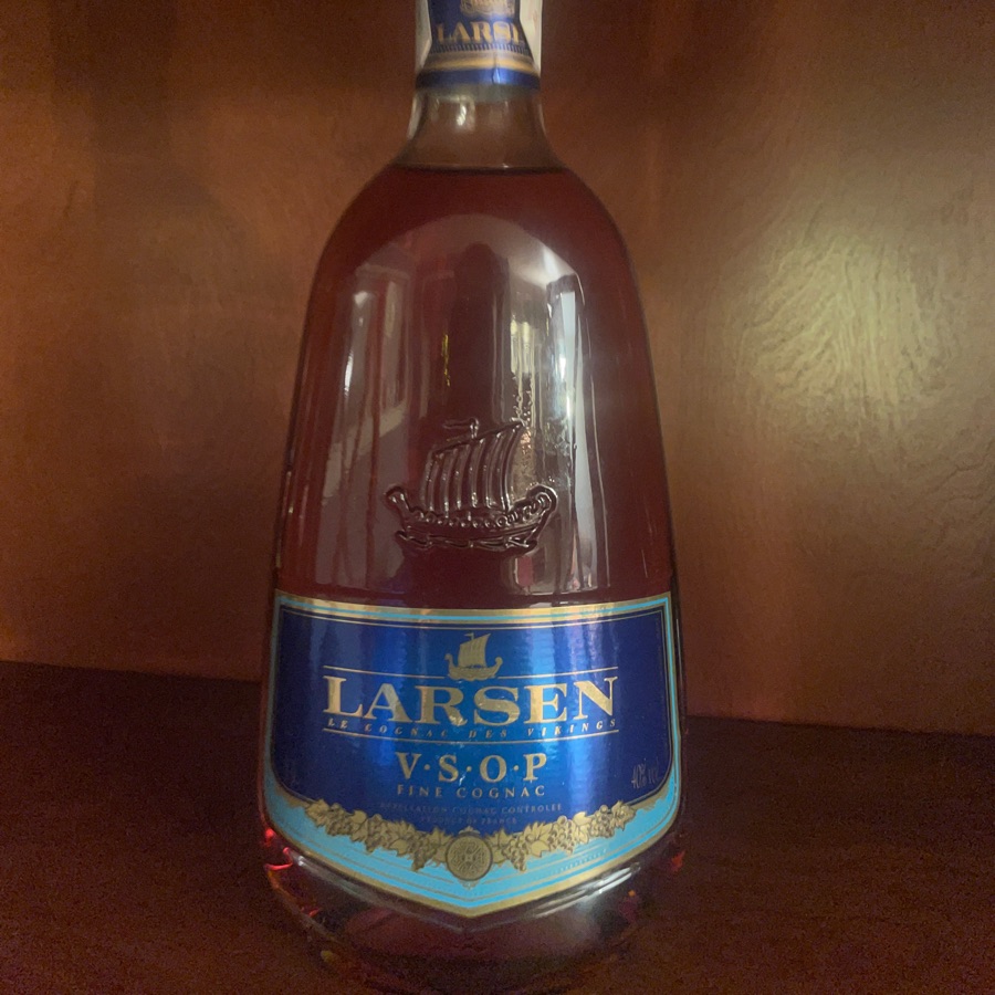 Larsen VSOP fine cognac blue