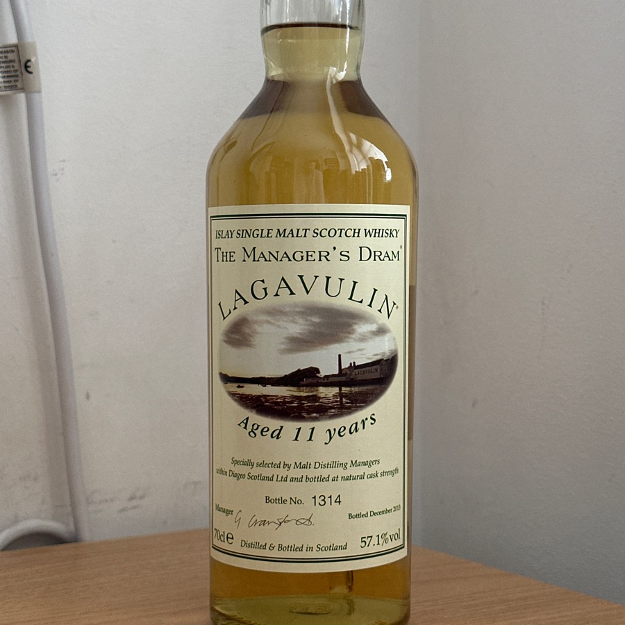 Lagavulin The Managers Dram aged 11 years