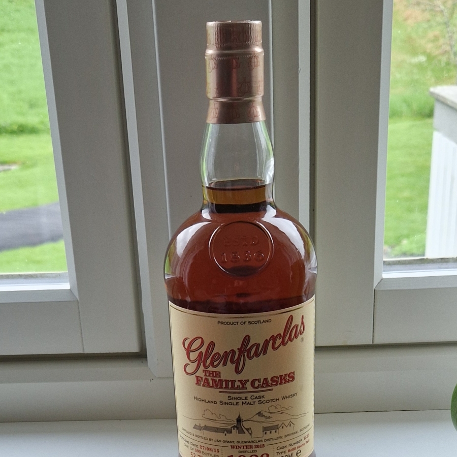 Glenfarclas The Family Casks 1988 (Winter 2015)