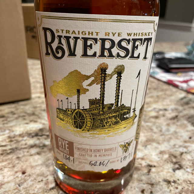 Riverset Rye finished in Honey Barrels