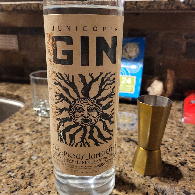Junicopia Gin