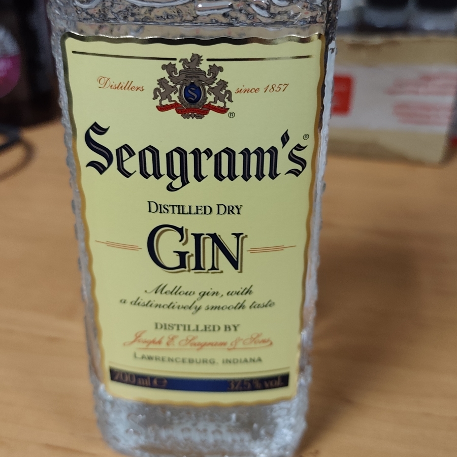 SEAGRAM'S Distilled Dry Gin