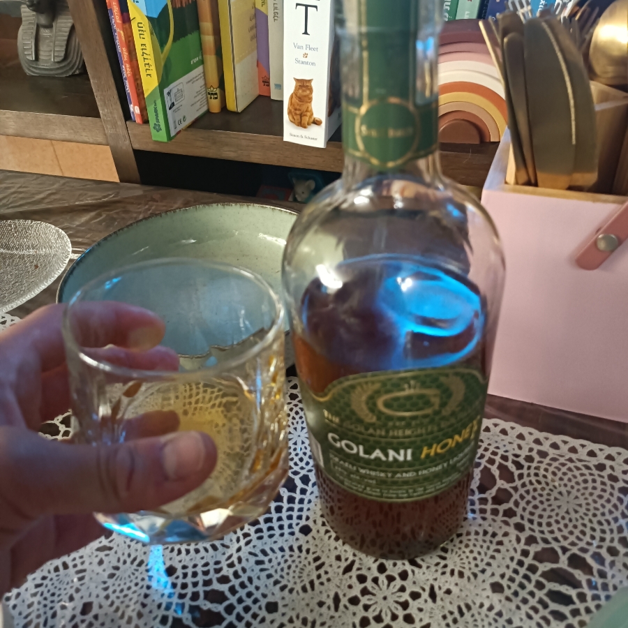 Golani Honey Whiskey 35%