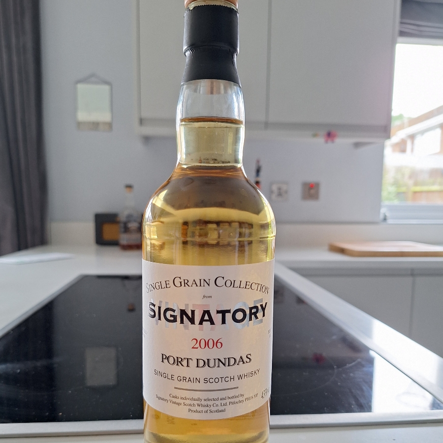 Signatory Vintage 2006 Port Dundas Single Grain 15YO