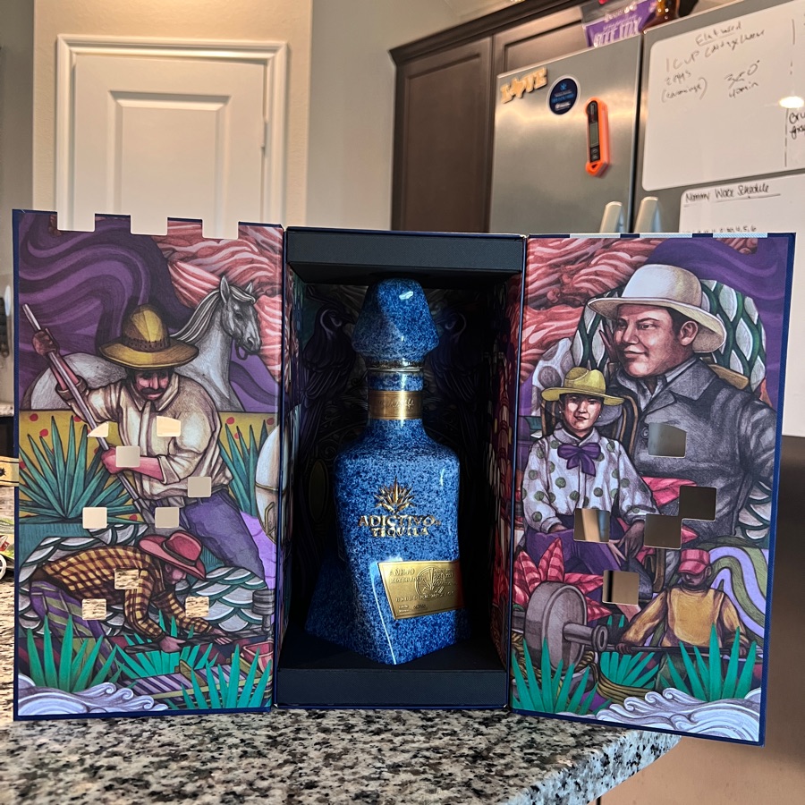 Adictivo Añejo Porcelain Edition