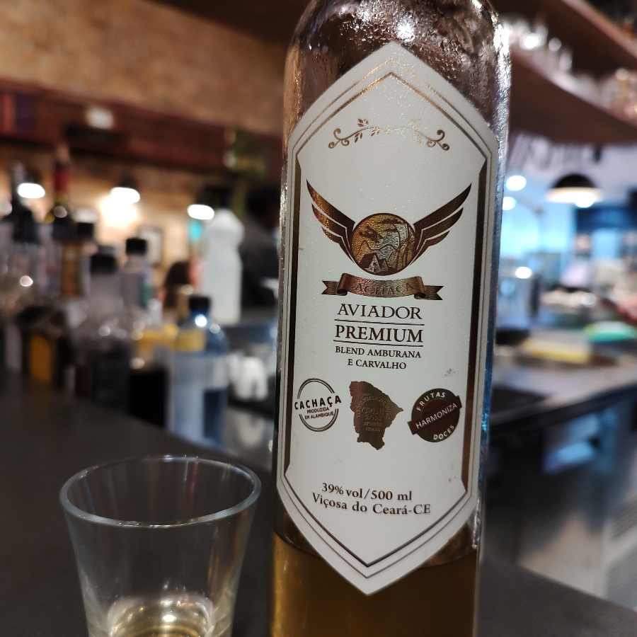 CACHAÇA AVIADOR PREMIUM BLEND AMBURANA & CARVALHO