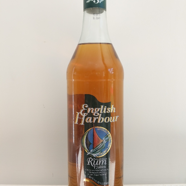 English Harbour Pure Antigua Rum (Golden, aged 3 years)