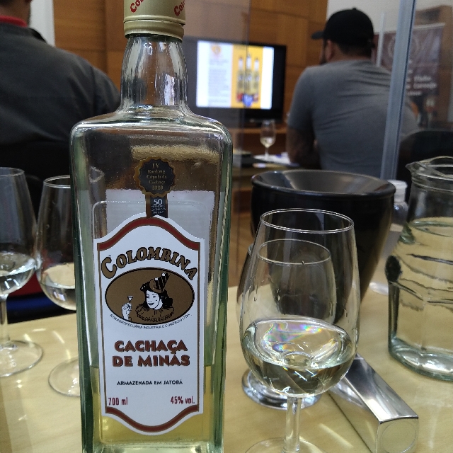 CACHAÇA COLUMBINA JATOBÁ 10 ANOS