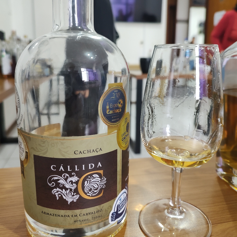 CACHAÇA CALLIDA ARMAZENADA EM CARVALHO