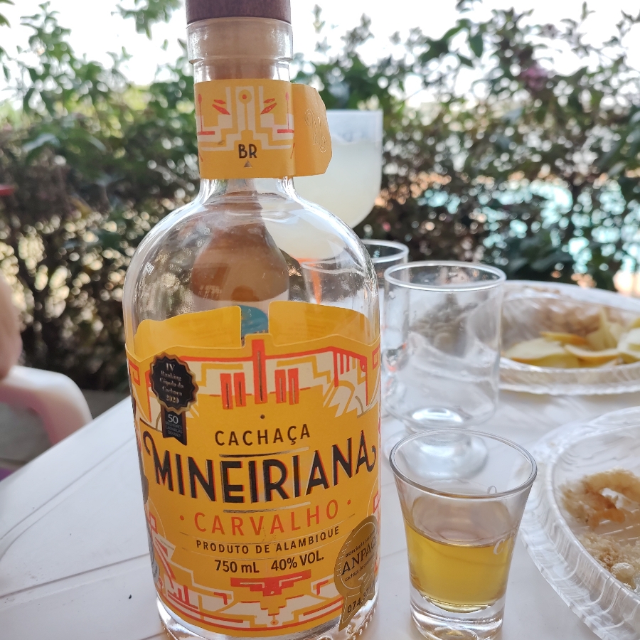 CACHAÇA MINEIRIANA CARVALHO