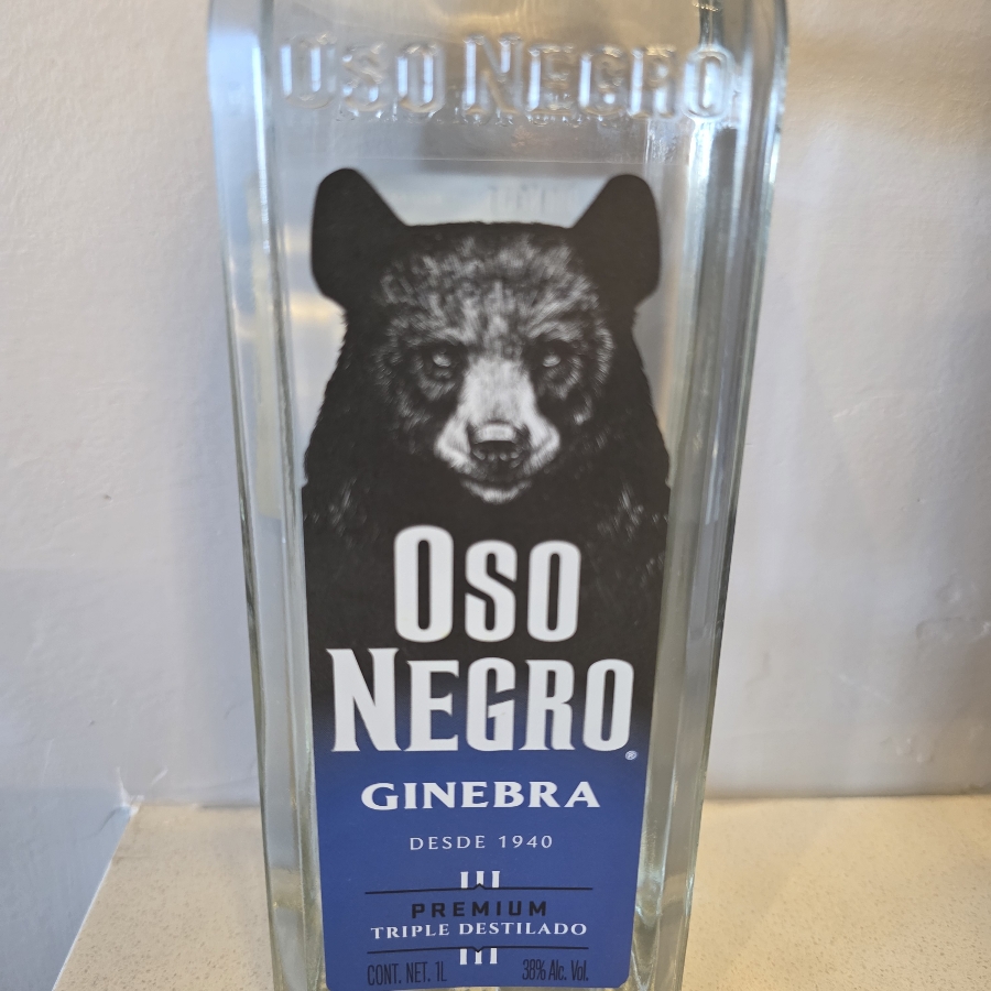 Oso Negro Ginebra